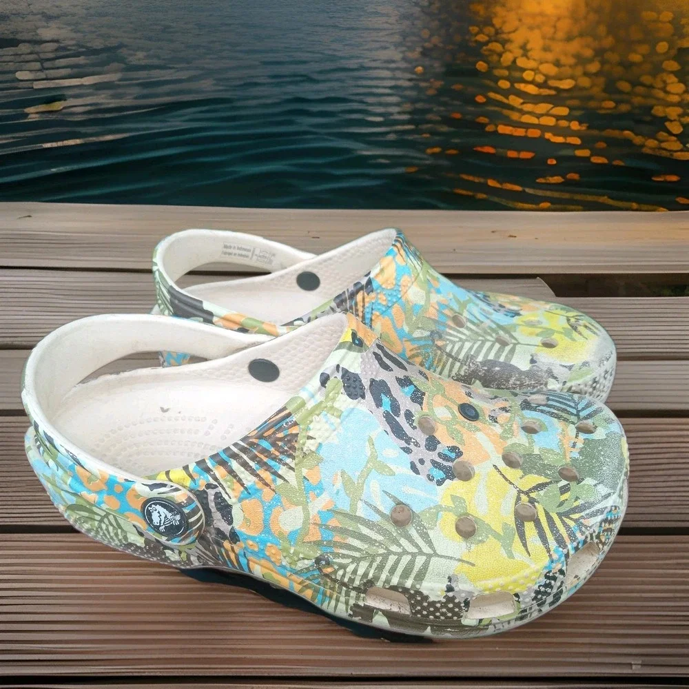 Crocs Kids Far Out Tropical Animal Safari Clog J2 Sandals Shoes Sz 2